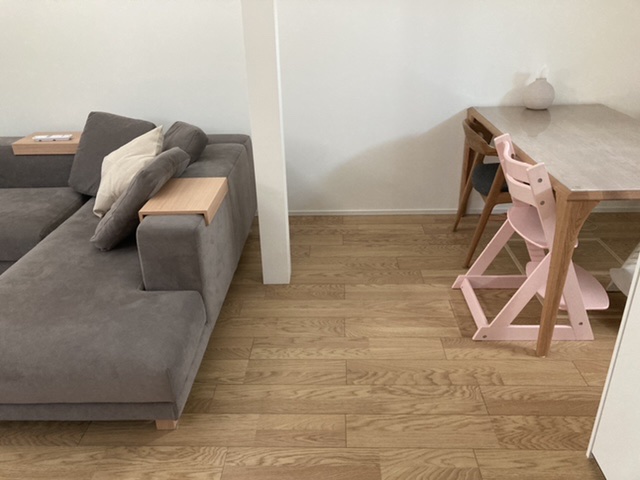 【床材】うちの床は、コンビットブラッシングオークV152 ペール色 | ゆとり世代ワーママのブログ